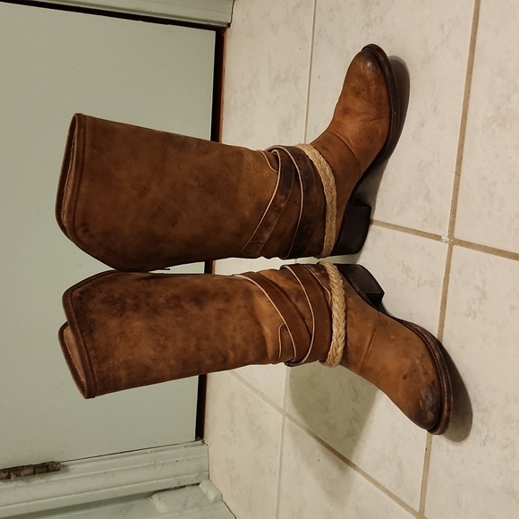 Freebird by Steven Drove Boots - Picture 5 of 11